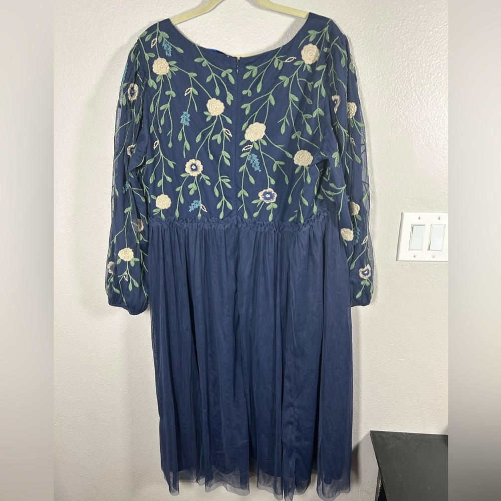 JessaKae & Leah Ryder Leah Navy Floral Embroidered Long Sleeve A-Line Dress 2X - Picture 8 of 9